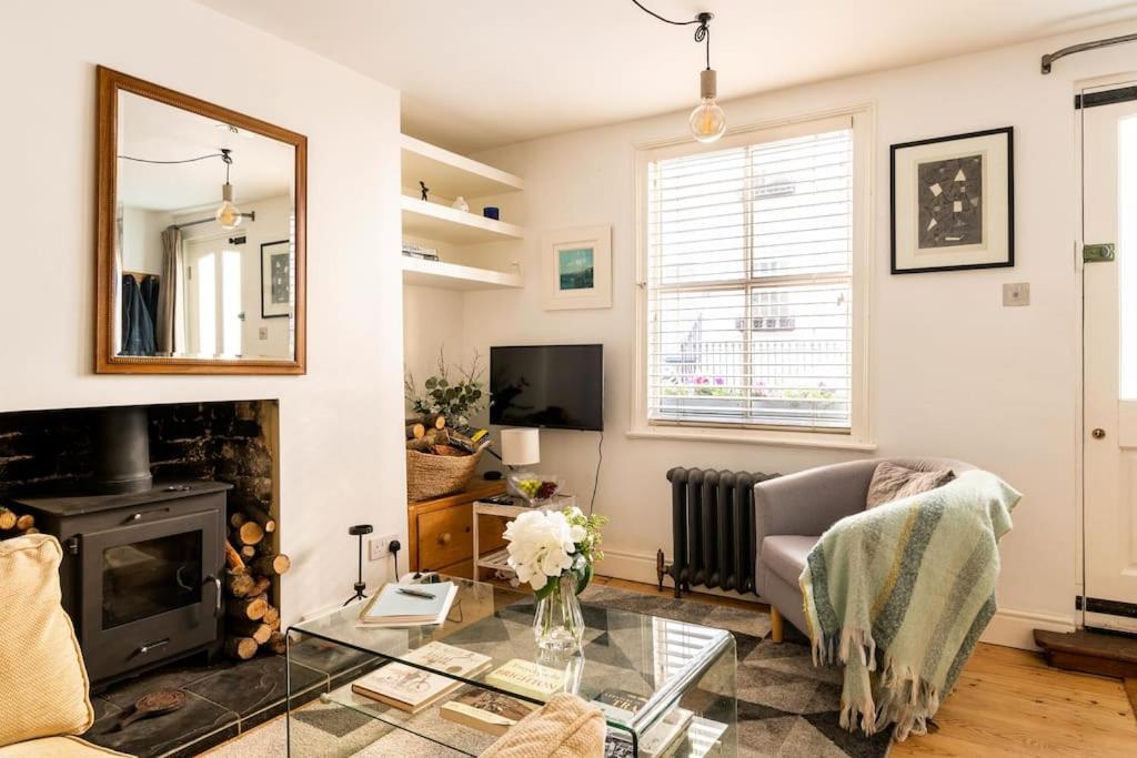 Beautiful Little Townhouse *